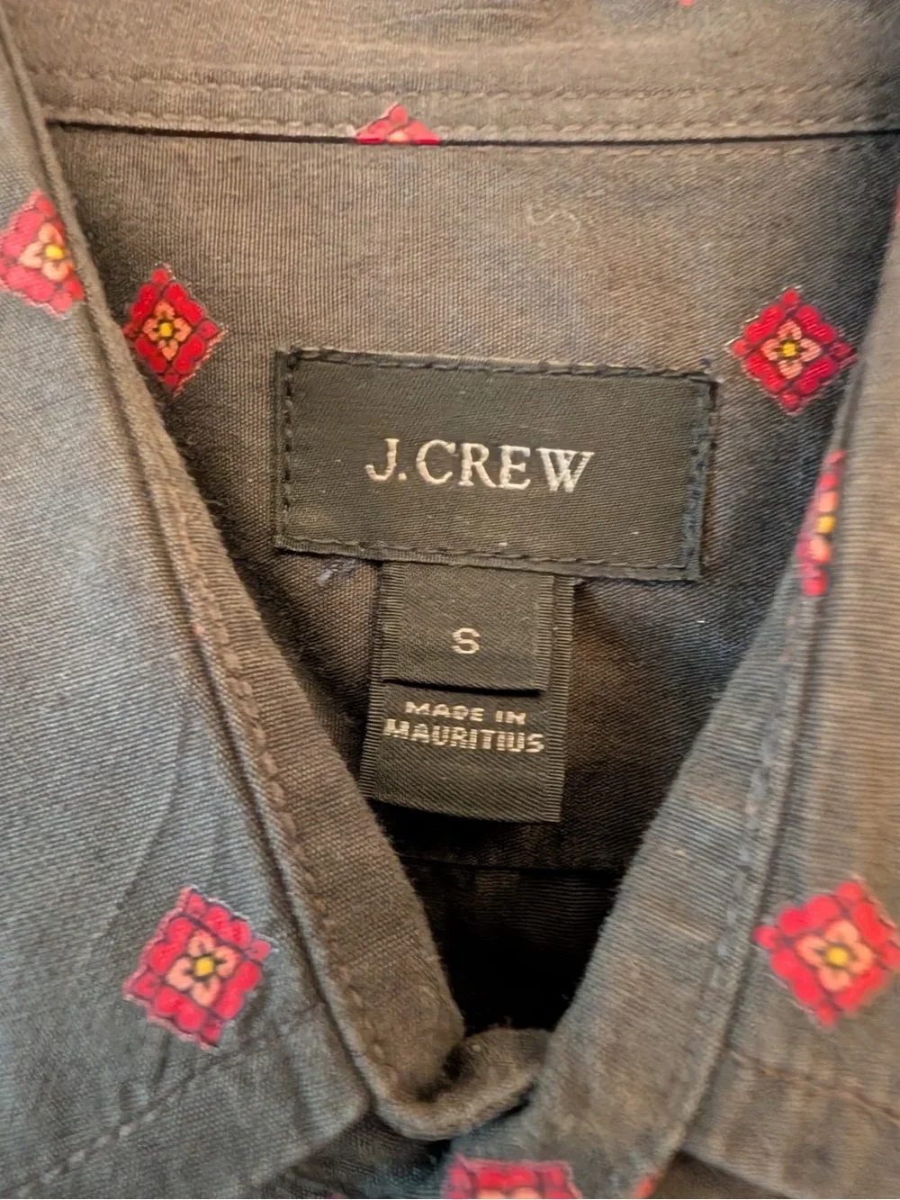 J. Crew Dark Gray Long-Sleeve Button-Down with Red Geo Motif